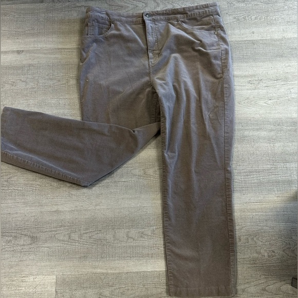 TALBOTS STRETCH CORDUROY STRAIGHT LEG PANTS Size 16 - Picture 2 of 8